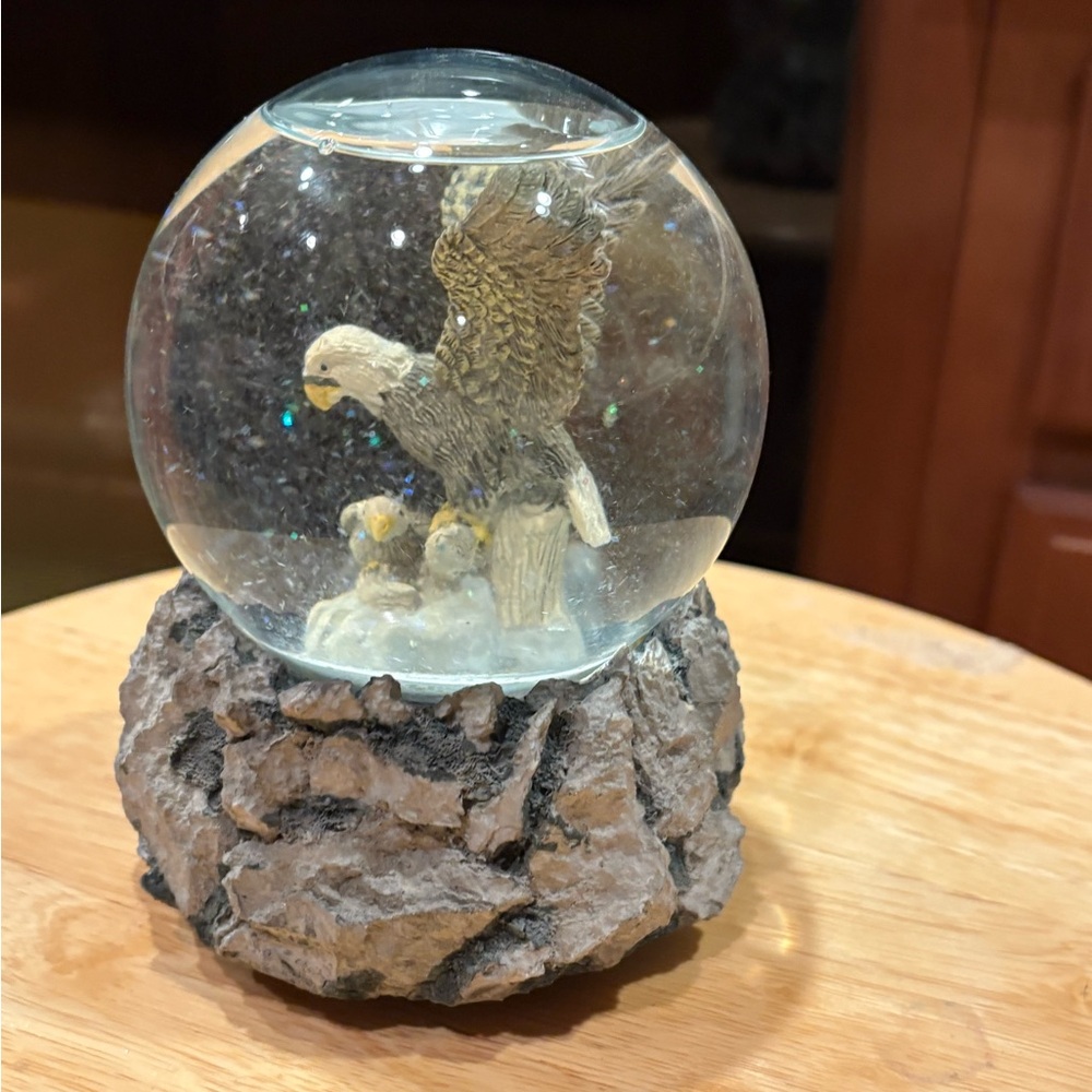 Vintage bald eagle snow globe by Albert E Price